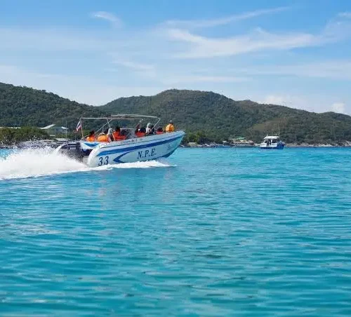 Private Speedboat and Snorkeling Trip from Hurghada