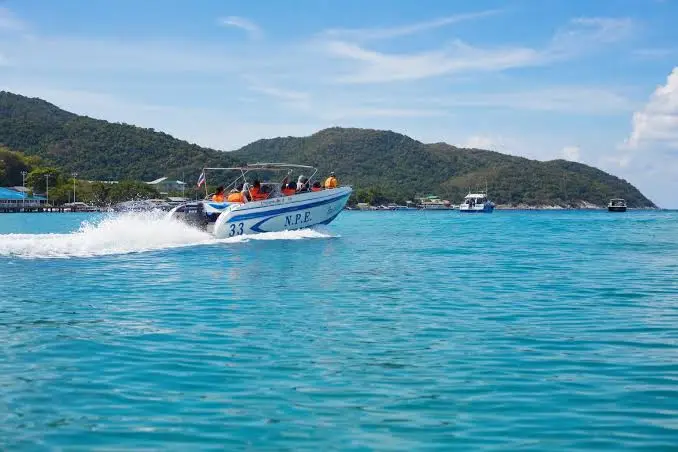 Private Speedboat and Snorkeling Trip from Hurghada